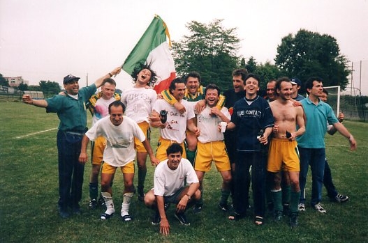 Foto dei componenti del Gruppo Sportivo Dal Pozzo con Antonio Bottaro