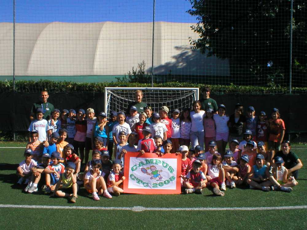 Foto dei partecipanti al campus del Club Tennis Ceriano