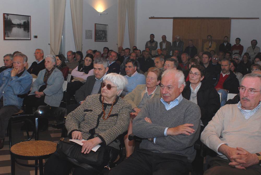 Foto della Sala Consigliare durante la presentazione del libro La Storia della Brianza