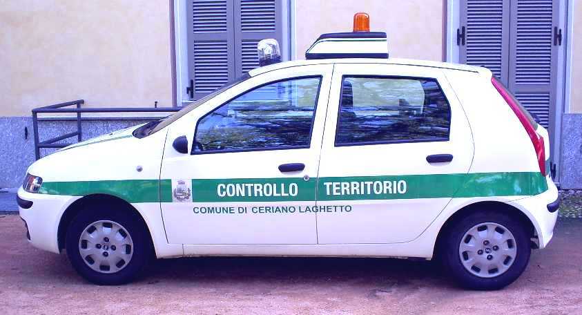 Foto dell'auto in dotazione al Gruppo Supporto Territoriale
