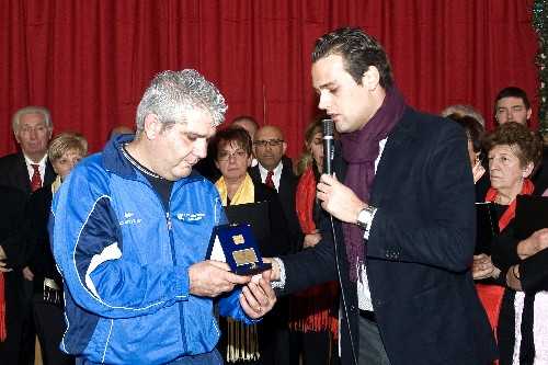 Foto della premiazione del signor Arnieri